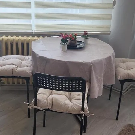 Family Apt For 7 People, 10 Min Walk To Taksim Square شقة